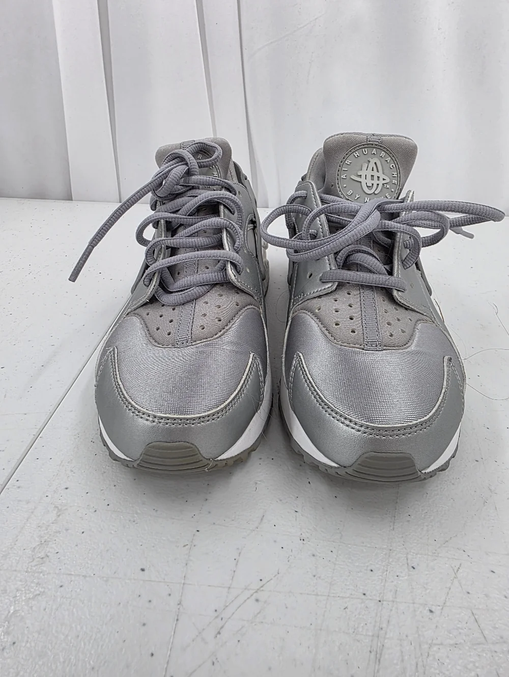 Nike Air Huarache Run SE Women Running Shoes Size 6.5 Metallic Silver 859429-002